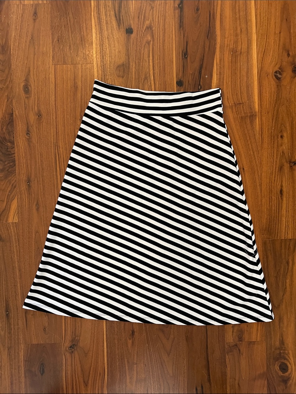 Mikarose‎ Black & White Diagonal Stripe A-Line Skirt
